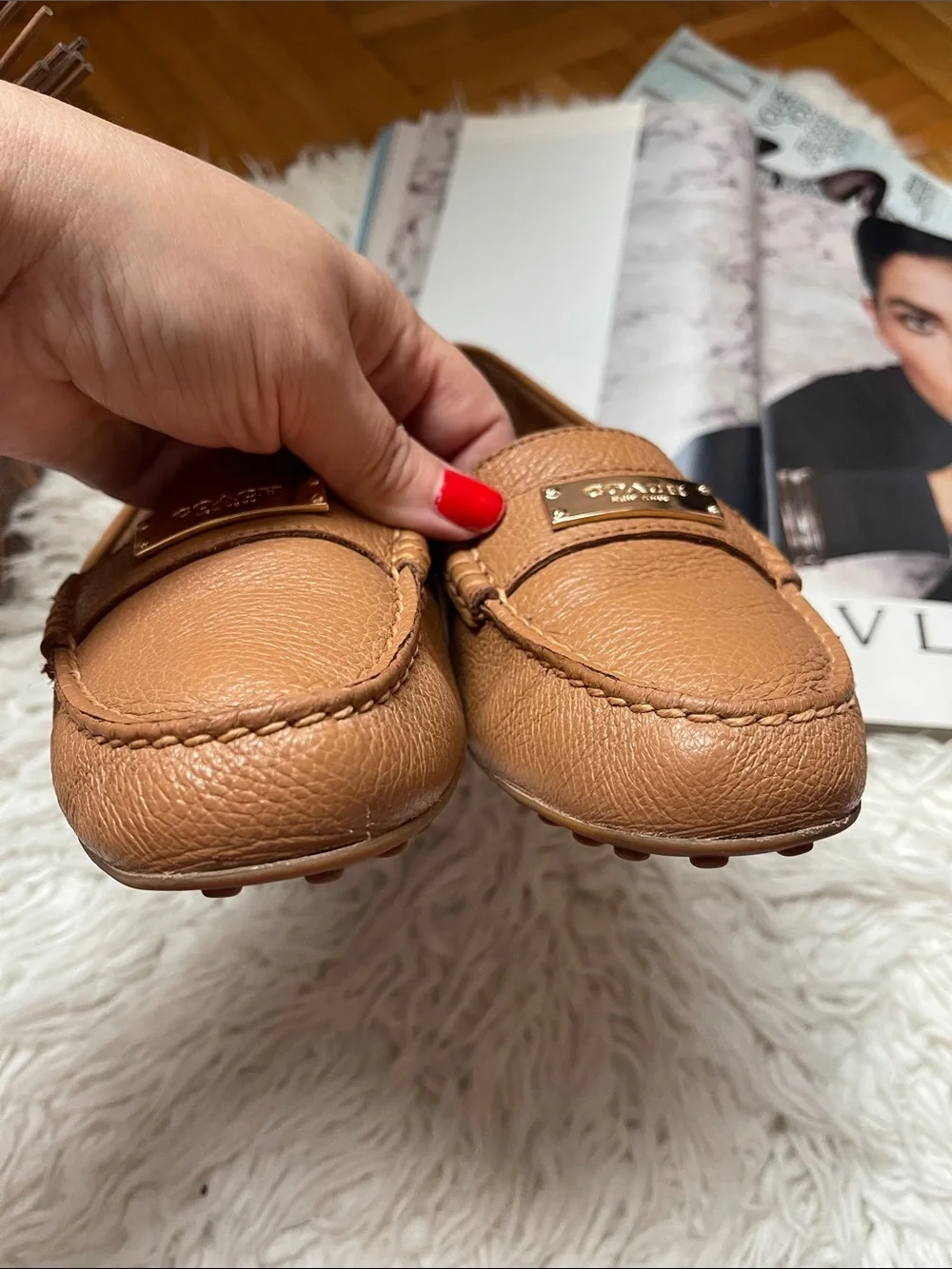 Coach Womens Fredrica Loafers Tan leather Rubber Sole